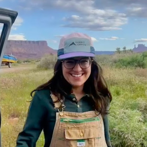 Meet your Posher, Gabby - Picture 1 of 1